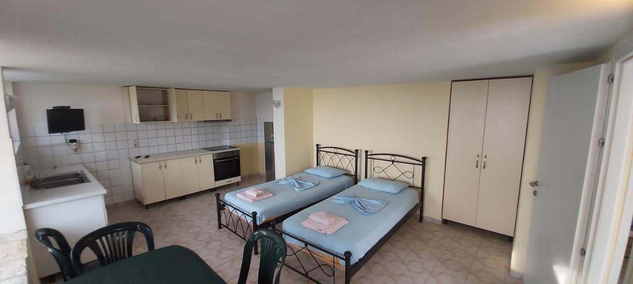 Magic Ionian Apartments & Rooms Himara Zewnętrze zdjęcie